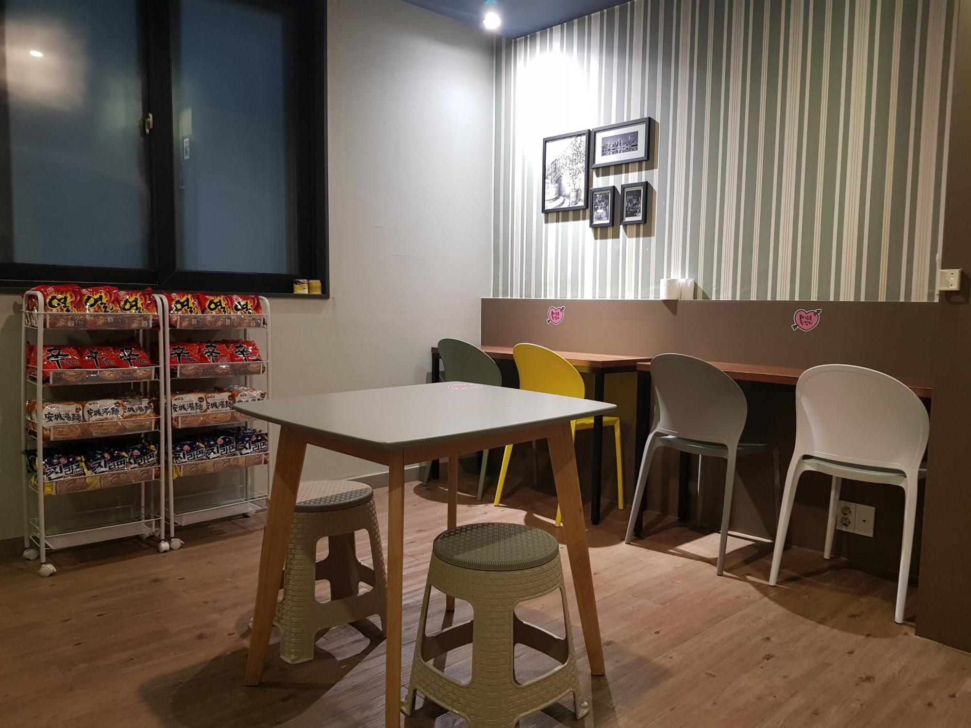 Hotel Gray Changwon Buitenkant foto