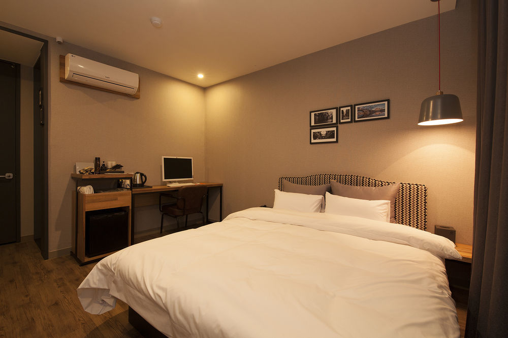 Hotel Gray Changwon Buitenkant foto