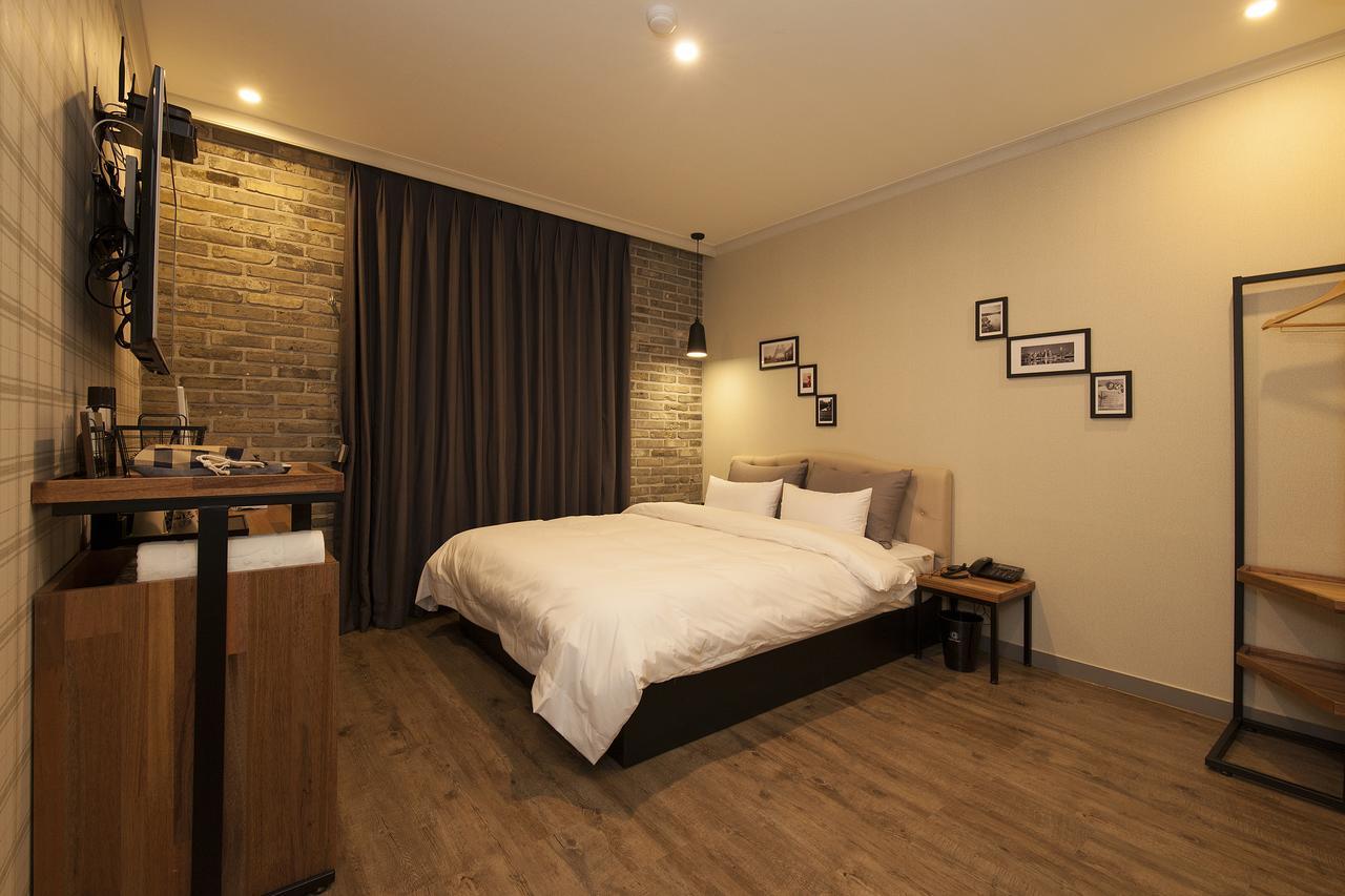 Hotel Gray Changwon Kamer foto